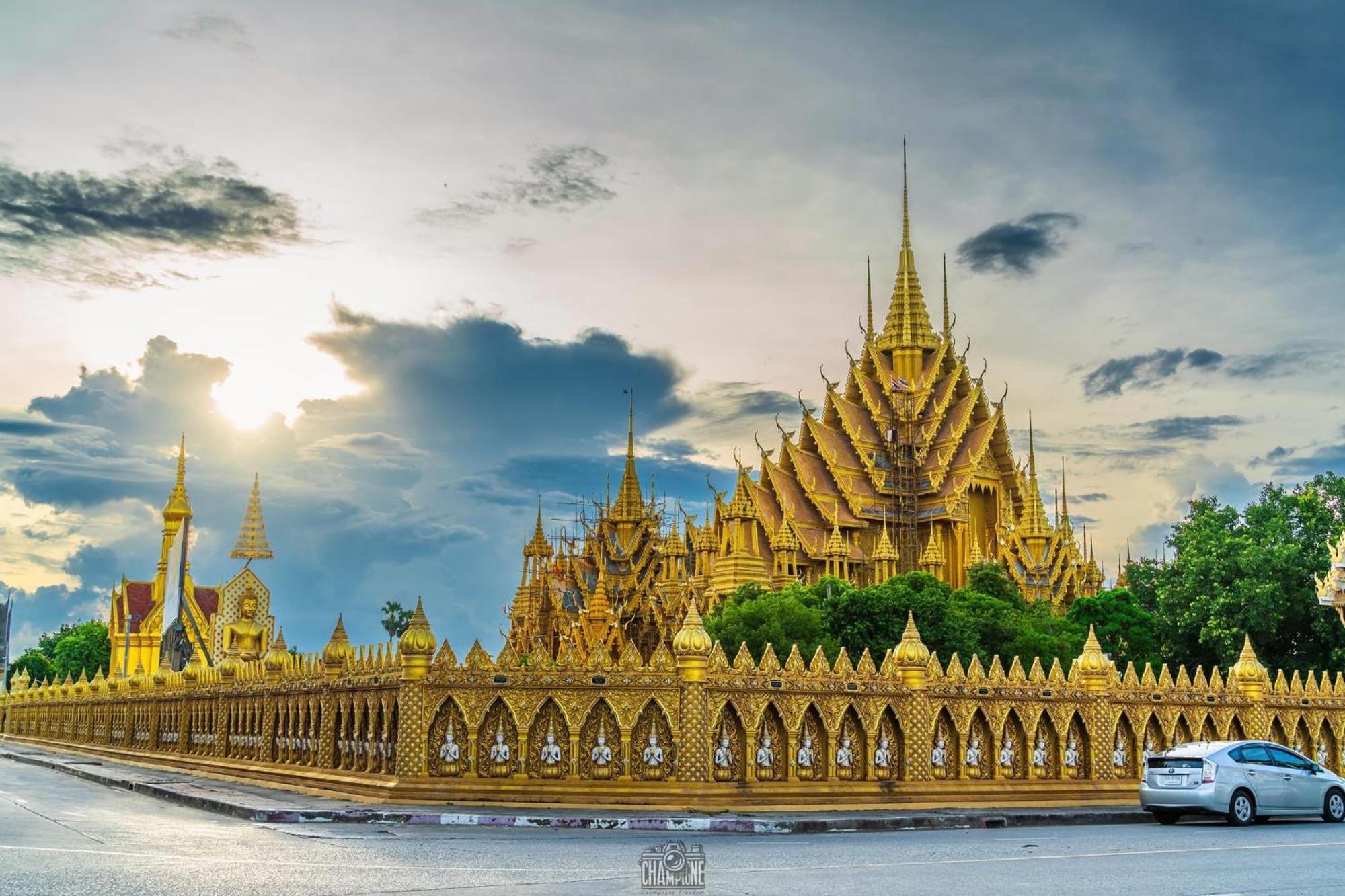 Hostelbed And Retreat Phitsanulok Bagian luar foto