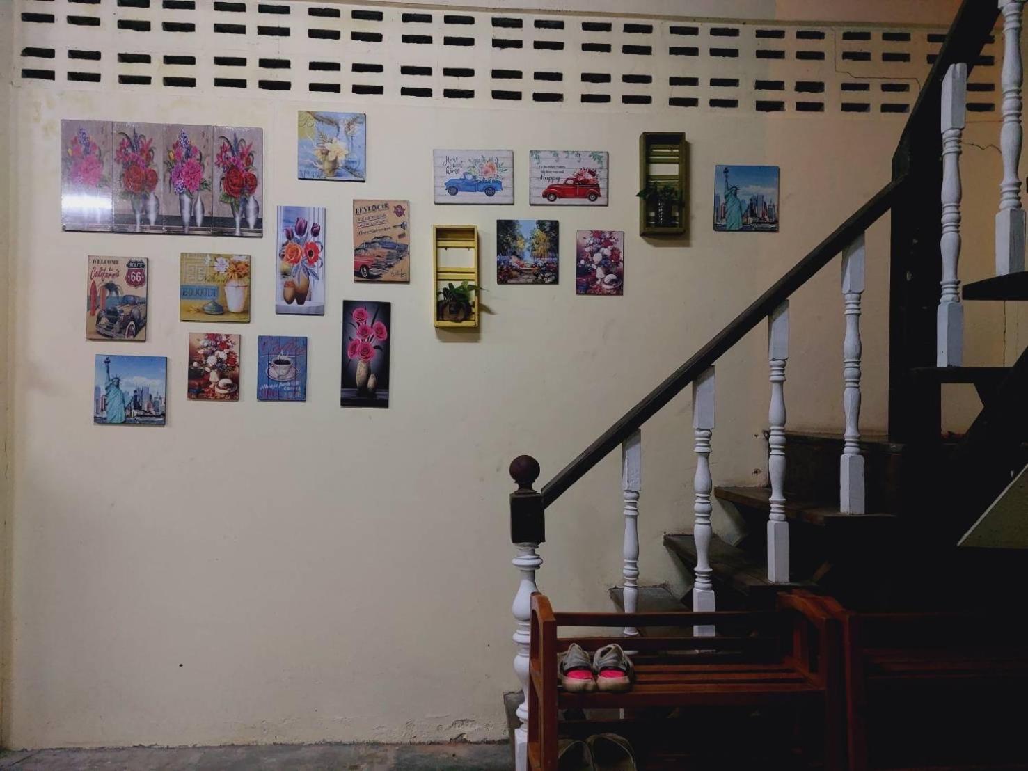 Hostelbed And Retreat Phitsanulok Bagian luar foto
