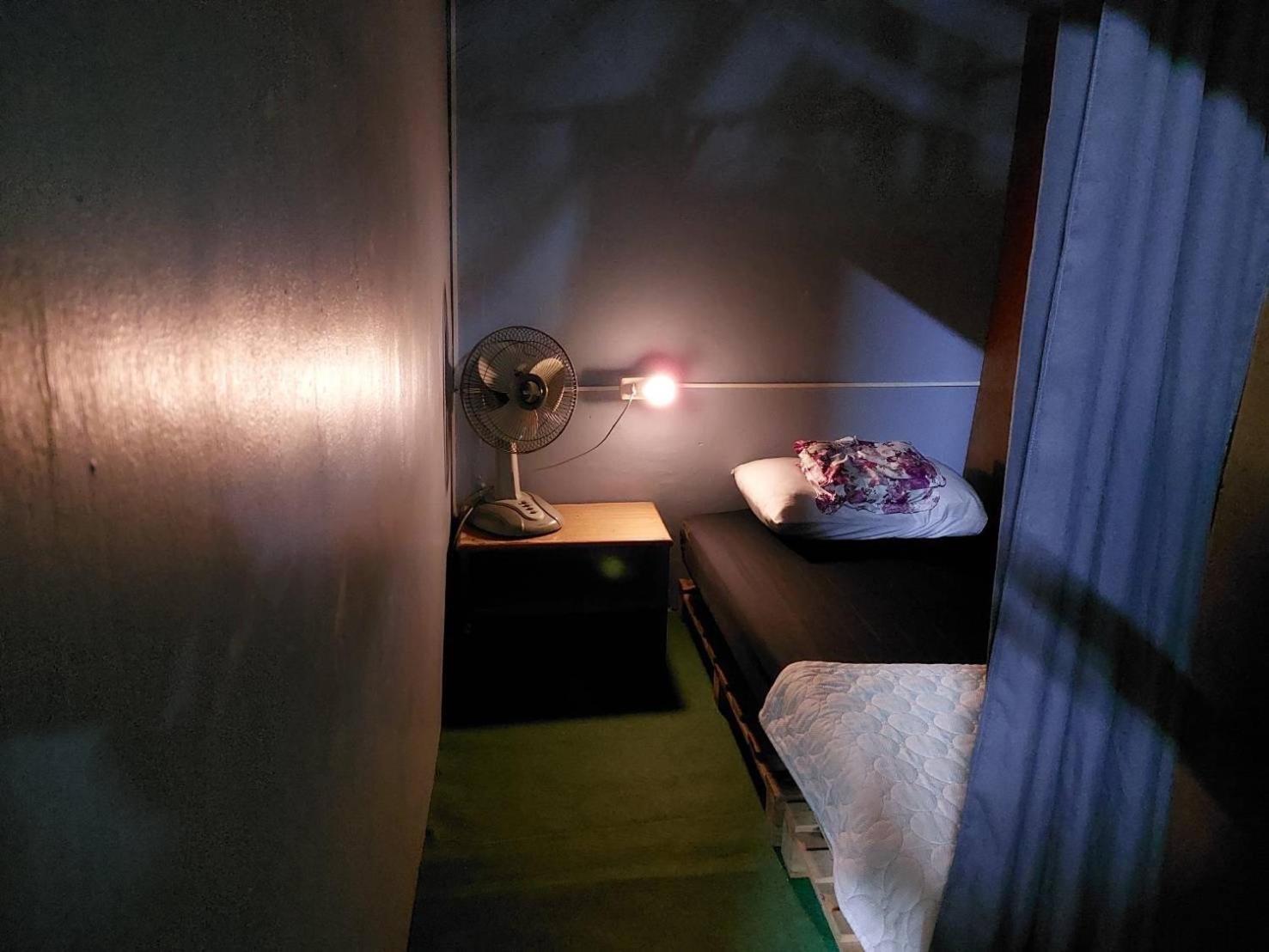 Hostelbed And Retreat Phitsanulok Bagian luar foto