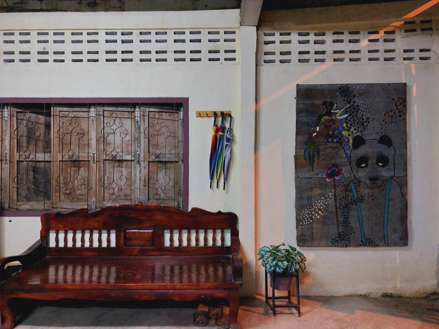 Hostelbed And Retreat Phitsanulok Bagian luar foto