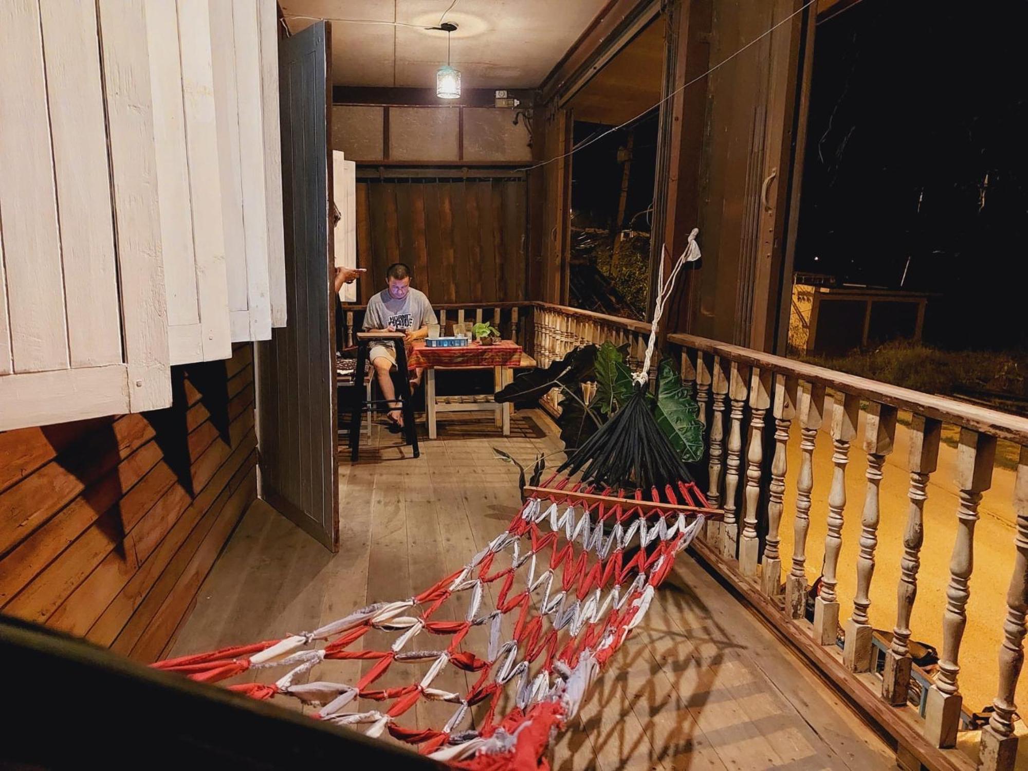 Hostelbed And Retreat Phitsanulok Bagian luar foto
