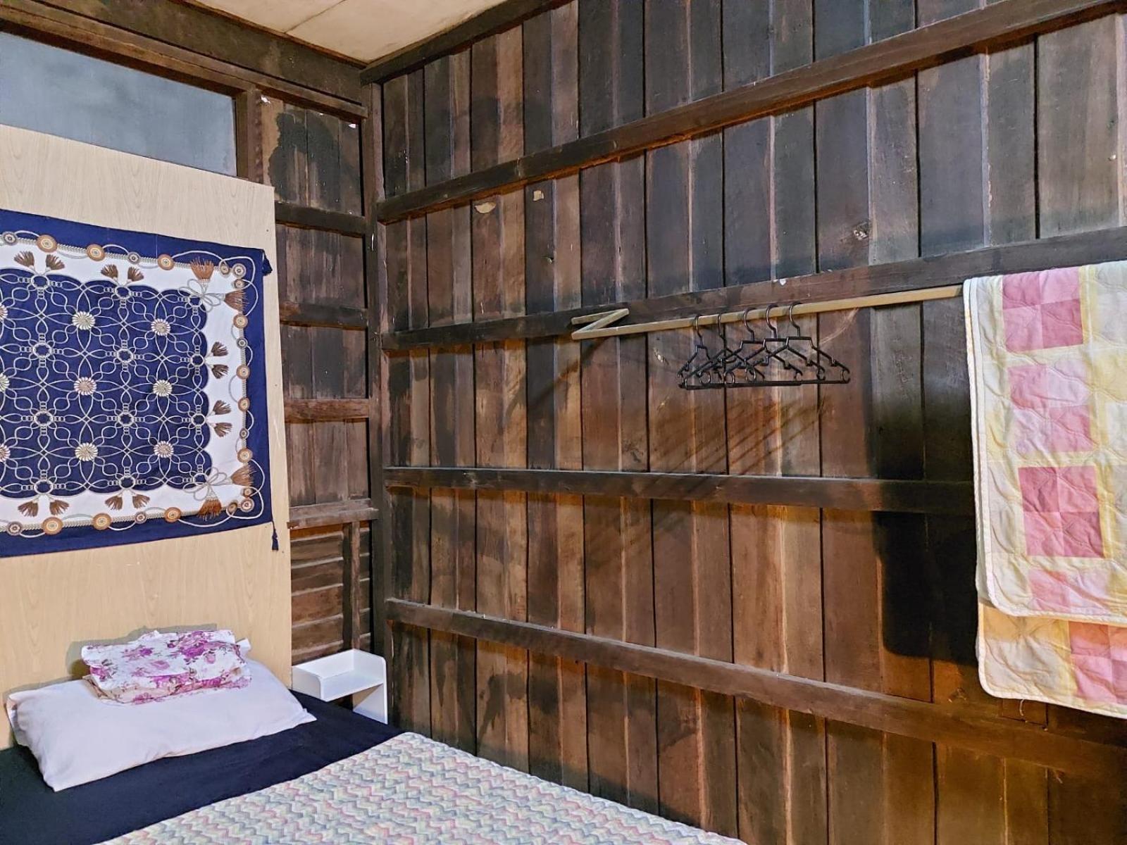 Hostelbed And Retreat Phitsanulok Bagian luar foto