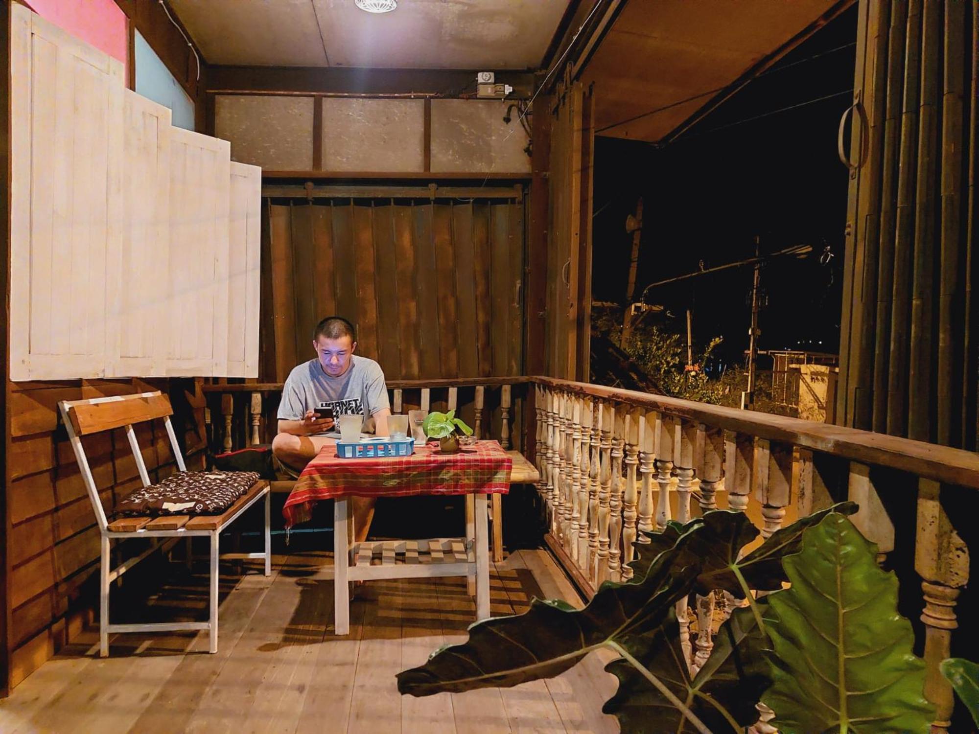Hostelbed And Retreat Phitsanulok Bagian luar foto