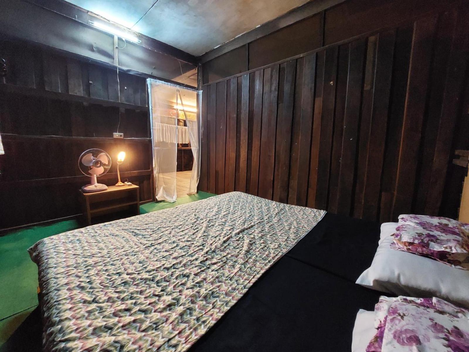 Hostelbed And Retreat Phitsanulok Bagian luar foto