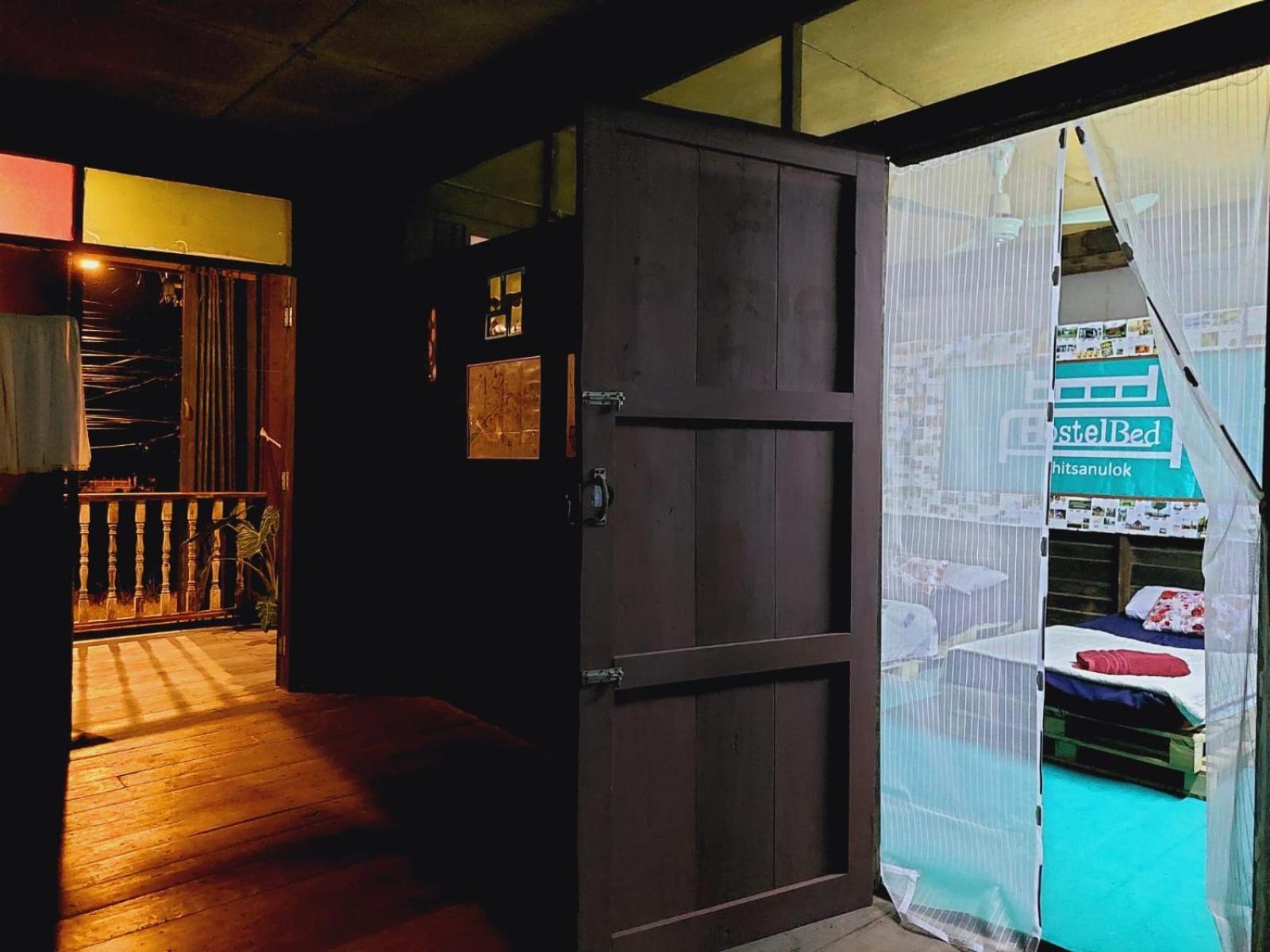 Hostelbed And Retreat Phitsanulok Bagian luar foto