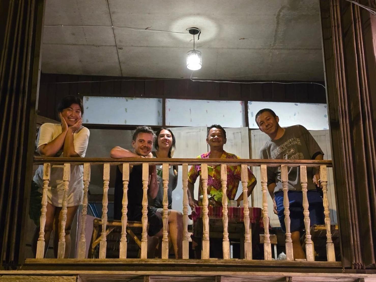 Hostelbed And Retreat Phitsanulok Bagian luar foto